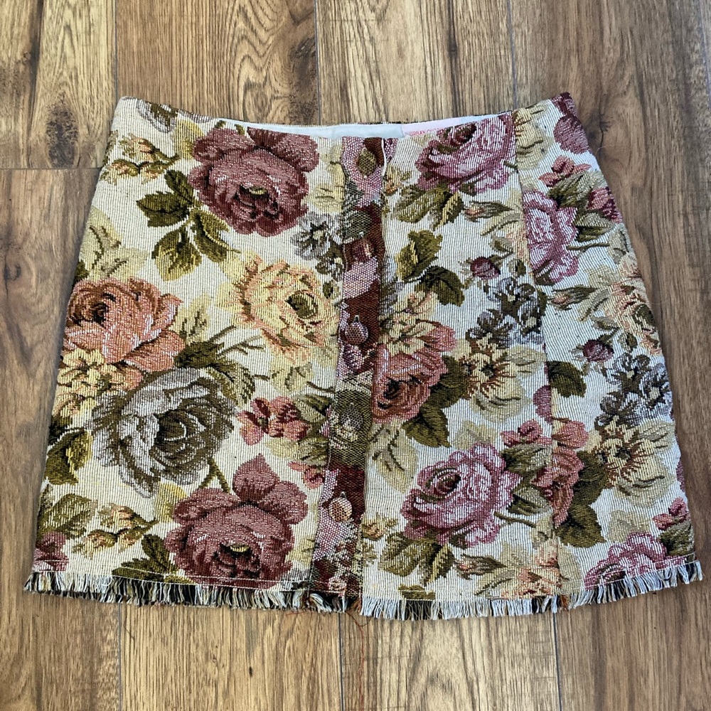 Urban outfitters mini skirt. Floral Medium